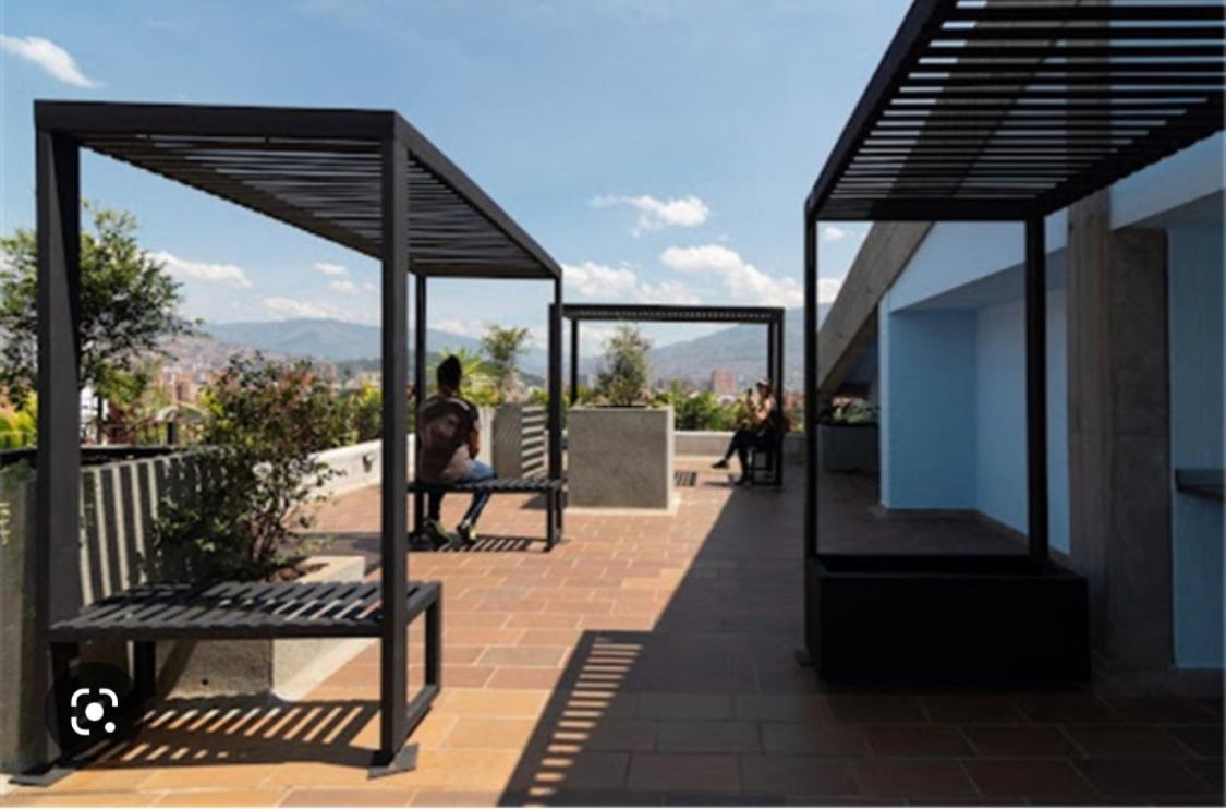 Apartment Lauret En Laureles Medellin